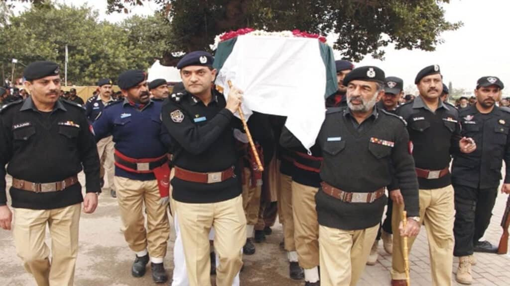 خیبر پختونخوا ، 17 سال میں کتنے پولیس اہلکار دہشتگردانہ حملوں میں شہید ہوئے ، رپورٹ جاری