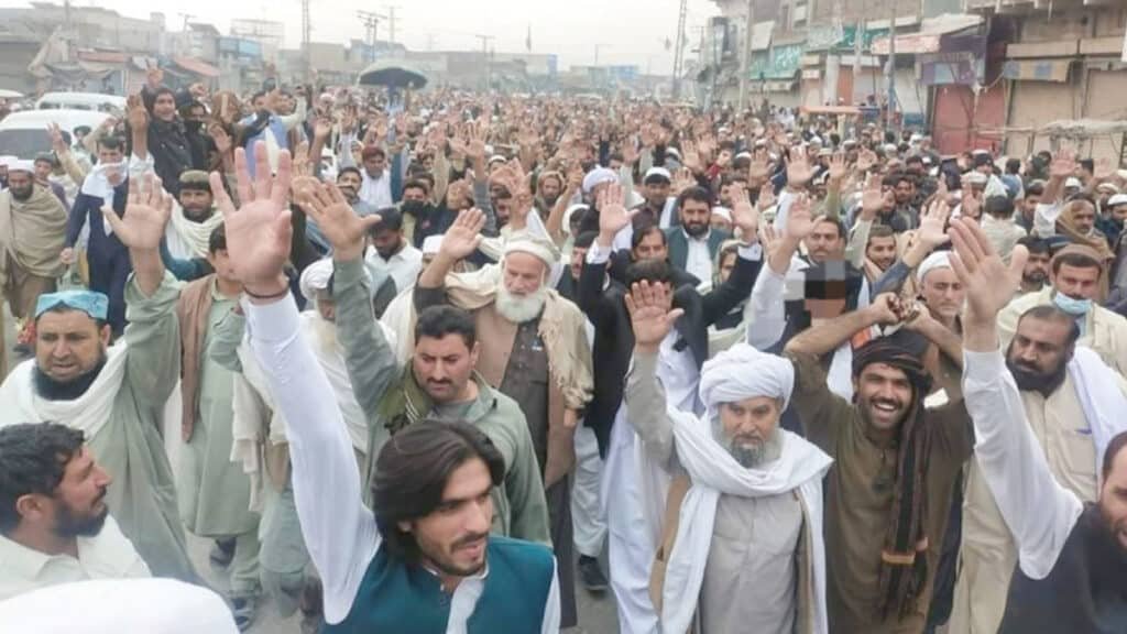 لکی مروت میں کنال کا پانی بند ، اہل علاقہ نے احتجاجاً گیس سپلائی روک دی
