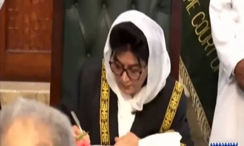 منشیات مقدمے میں 10 سال کی سزا پانیوالا ملزم رہا ، ہم پٹھان تو منشیات میں ویسے ہی بدنام ہیں ، جسٹس مسرت ہلالی