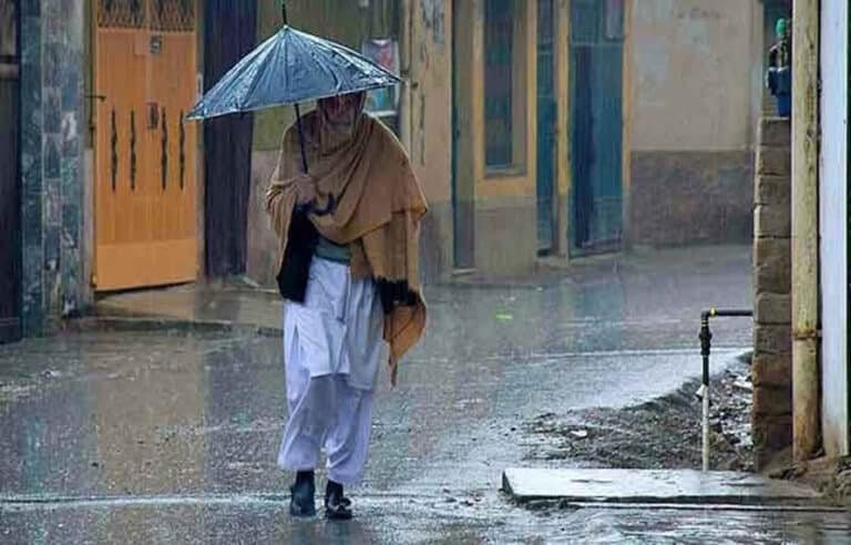 پشاور سمیت مختلف علاقوں میں باران رحمت ، شہریوں کے چہرے کھل اُٹھے