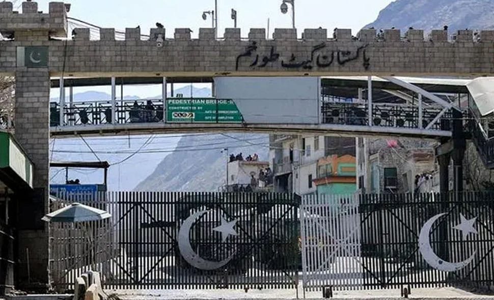 سرحدی کشیدگی برقرار، طورخم بارڈر چوتھے روز بھی بند،مسافر بھی پھنس گئے