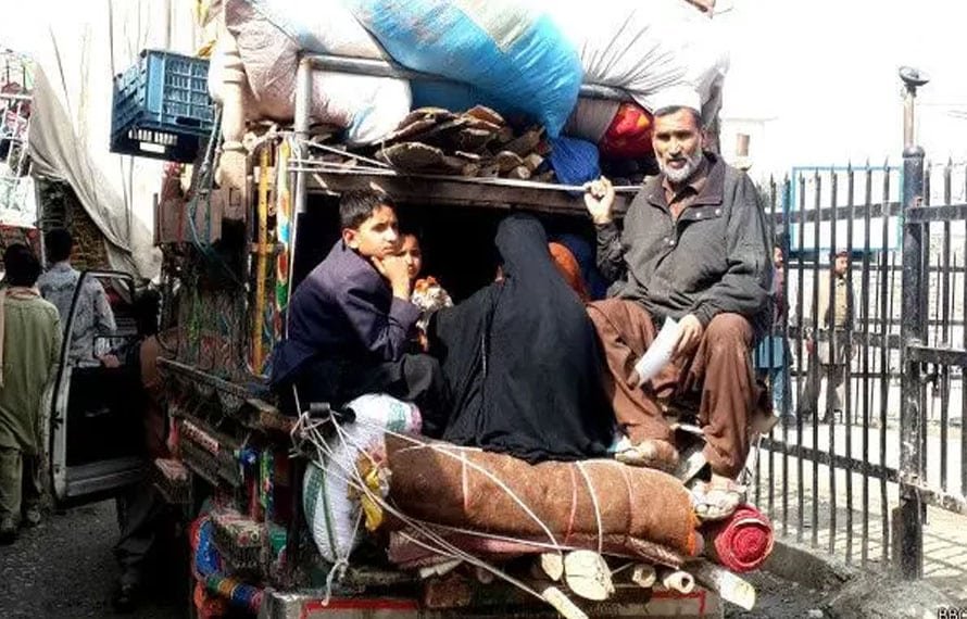 پاکستان میں مقیم مزید کتنے افغان باشندے واپس اپنے ملک چلے گئے؟ اعداد و شمار جاری