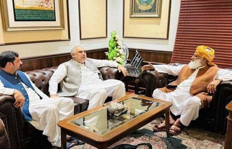 صدر مملکت کا خطاب، پی ٹی آئی کا مولانا فضل الرحمان سے آج ملاقات متوقع