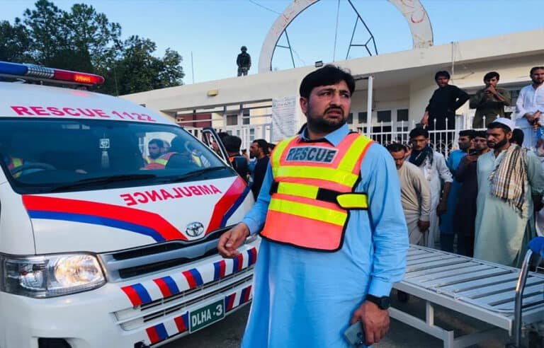نوشکی میں بس کے قریب دھماکہ، 7 افراد جاں بحق،4 دہشتگرد ہلاک