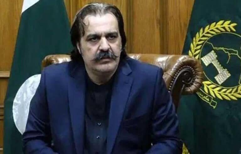 وزیر اعلی خیبر پختونخوا نے ہنگو سے تعلق رکھنے والے فٹبالر محمد ریاض کی ملاقات