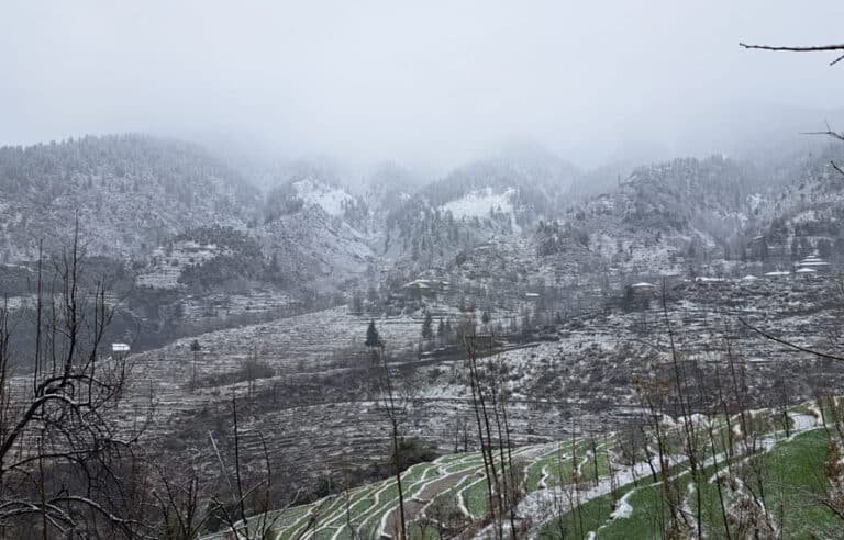 سردی کو بریک لگ گئی،دیربالا میں بارش اور برفباری کا نیا سلسلہ شروع