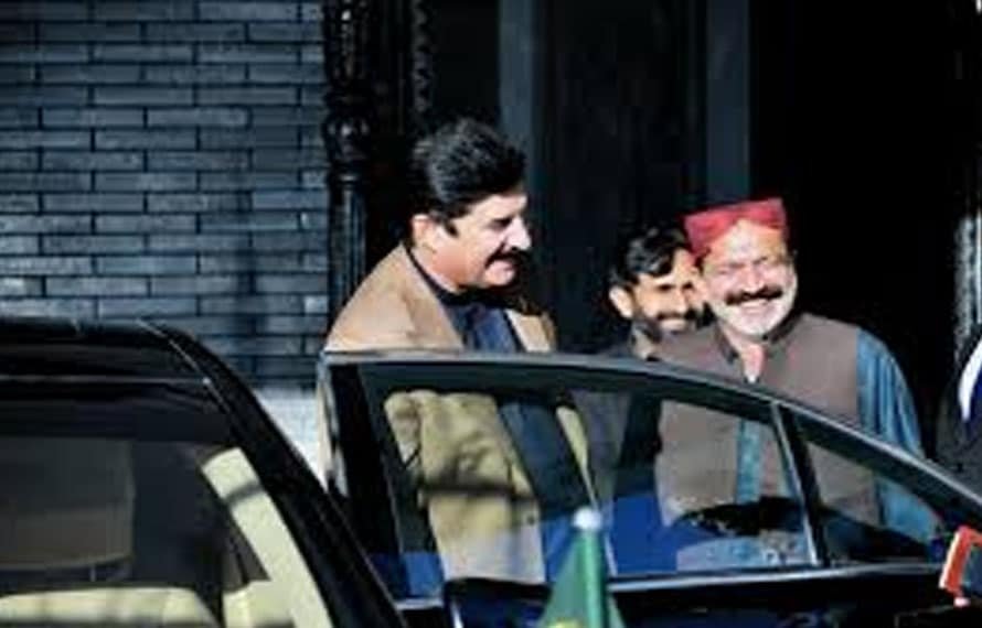 گورنرخیبر پختونخوا فیصل کریم کنڈی کا اچانک دورہ صوابی