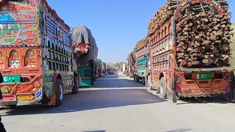 خرلاچی بارڈر اور ٹل پاراچنارشاہراہ گزشتہ 177 روز سے آمد و رفت کیلئے بند