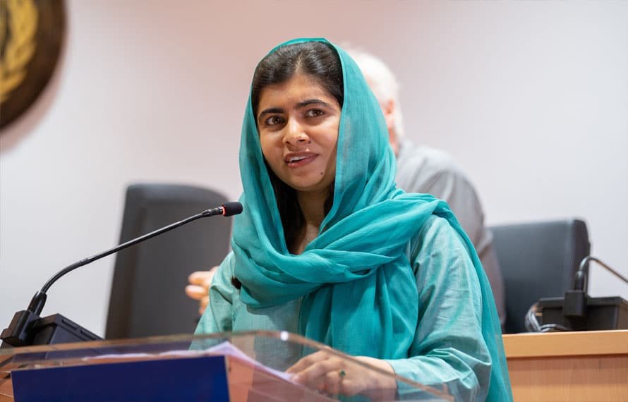 نوبیل انعام یافتہ ملالہ یوسفزئی ایک روزہ دورے پر اپنے آبائی گاؤں پہنچ گئیں