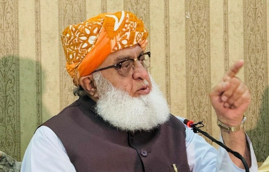 مولانافضل الرحمان سمیت اہم شخصیات کو عید کی نماز گھروں پر پڑھنے کا مشورہ،وجہ کیابنی ؟ جانیں 