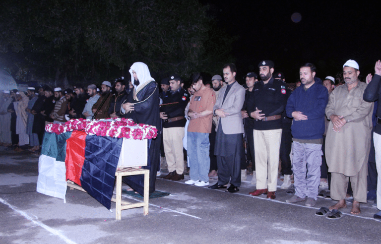 پشاورپجگی چوکی پر حملہ، شہید پولیس اہلکار نذر علی کی نماز جنازہ ادا