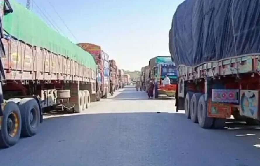 دو ماہ سے رکی اشیائے خوردونوش کی گاڑیاں پارا چنا ر کی جانب روانہ