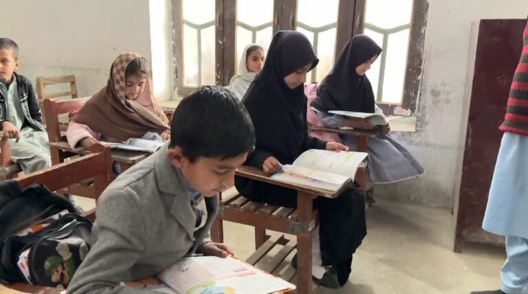 بچوں کی موجیں ختم!پاراچنار کے تعلیمی اداروں میںدوسرے روز بھی حاضر نہ ہونے کے برابر