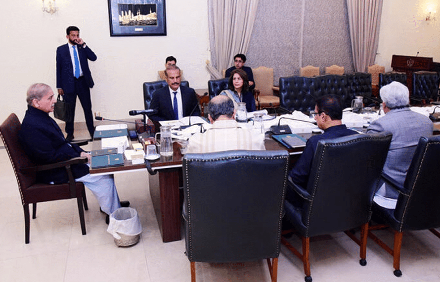 وزیراعظم کی 34 ارب روپے کی ریکوری پر ایف بی آر اور متعلقہ وزرا کو شاباش