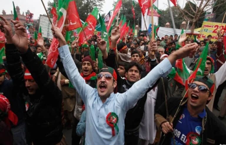 عمران خان رہائی کیمپ میں پی ٹی آئی کارکنوں کے پختونخوا حکومت کیخلاف نعرے،اہم مطالبہ کردیا