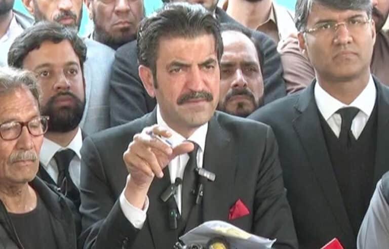 شیر افضل خان مروت کا عمران خان سے عنقریب ملاقات کرنے کا اعلان