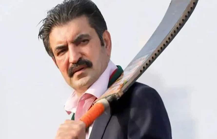 سلمان اکرم راجہ کو عمران خان کی وجہ سے عہدہ نہیں ملا ، شیر افضل مروت
