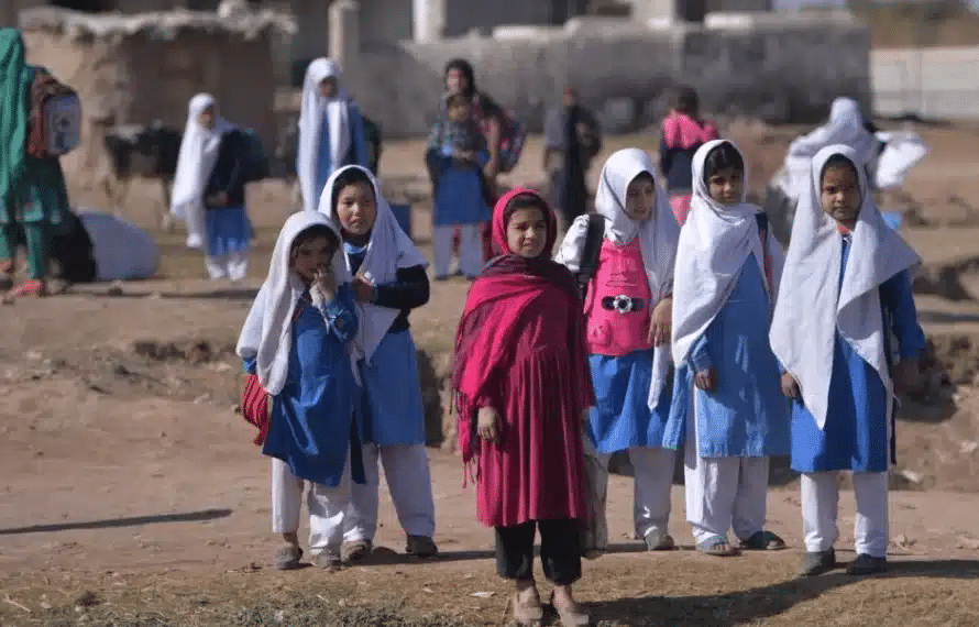 افغان مہاجرین کی بے دخلی، طلبہ اپنے مستقبل کیلئے فکرمند