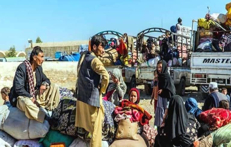 افغان مہاجرین کی واپسی؛ یکم اپریل سے اب تک 944 غیر ملکی خاندان ملک بدر