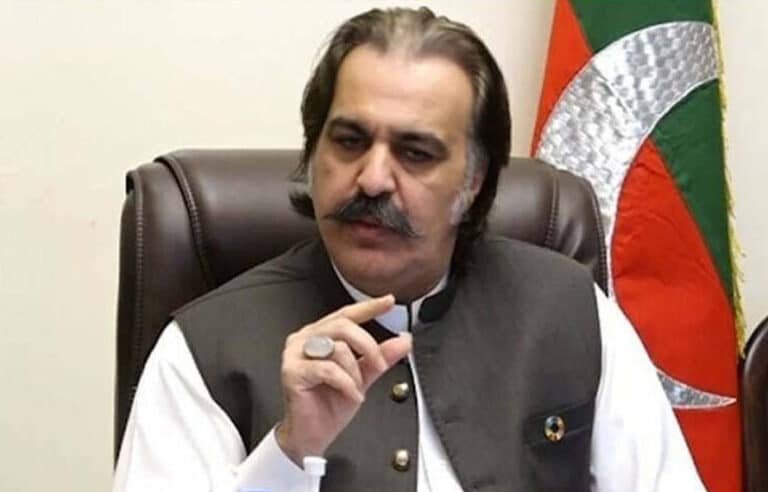 علی امین گنڈاپور سمیت چار پی ٹی آئی رہنماؤں کے ناقابلِ ضمانت وارنٹ گرفتاری جاری