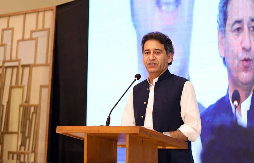 تحریک انصاف میں اختلافات بڑھ گئے، عاطف خان بھی بول پڑے