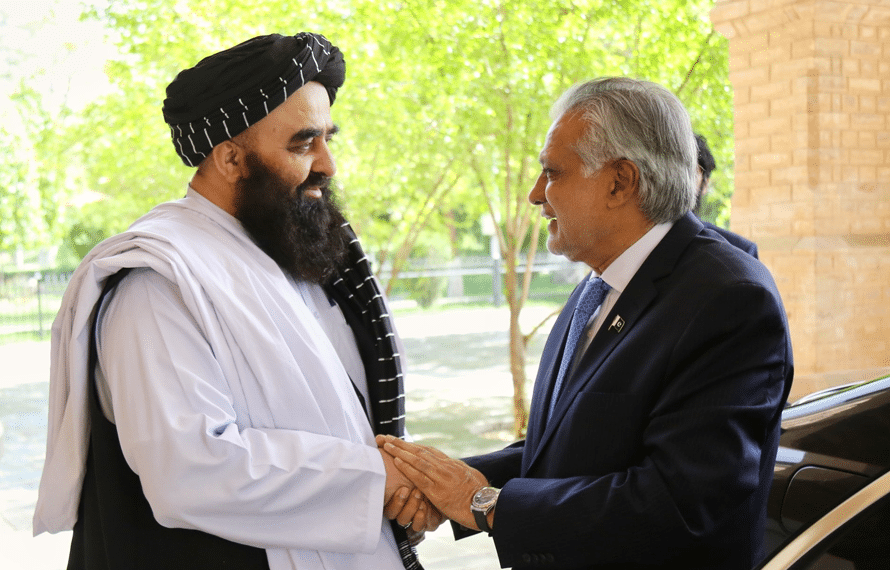 وزیر خارجہ اسحاق ڈار کا افغان ہم منصب سے ٹیلیفونک رابطہ، پاکستان آنے کی دعوت