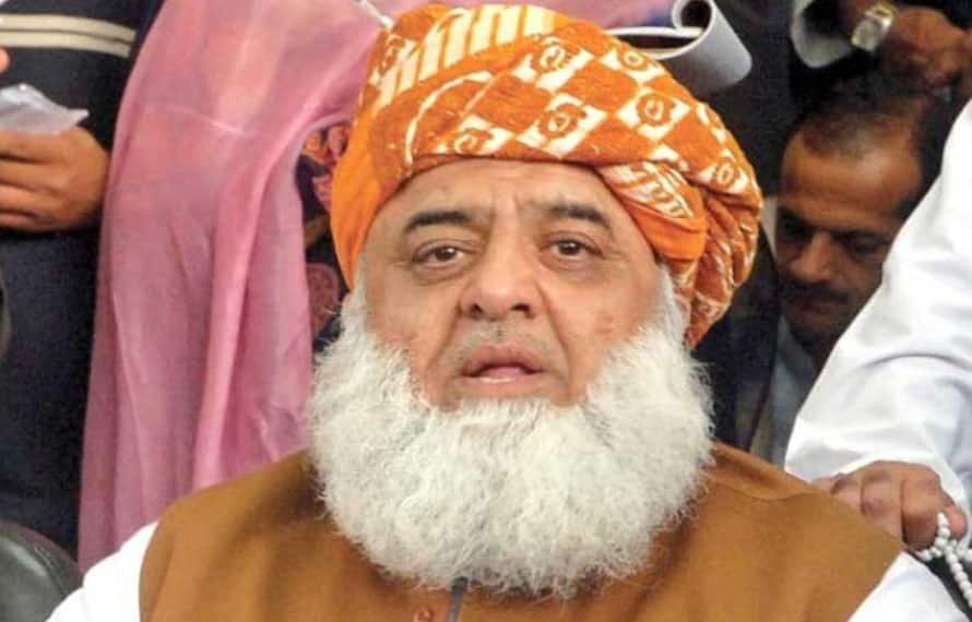 جے یو آئی اجلاس، کسی سیاسی اتحاد میں نہ جانے کا فیصلہ