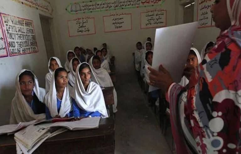 خیبر پختونخوا میں عید تعطیلات کے بعد دفاتر ، مالیاتی اورتعلیمی ادارے معمول کے مطابق کھل گئے