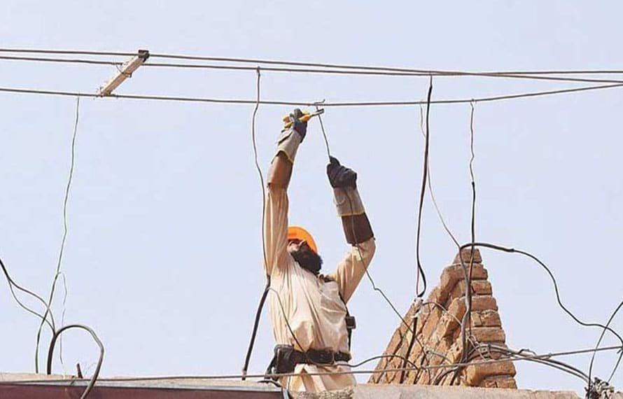 پیسکو نے سرکاری و نیم سرکاری محکموں کو بجلی واجبات کی ادائیگی کیلئے نوٹسز جاری کر دئیے