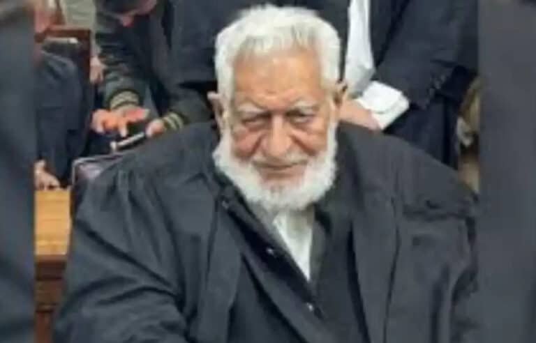 قاضی انور کا معظم بٹ کے خلاف 50 کروڑ روپے ہرجانے کا مقدمہ