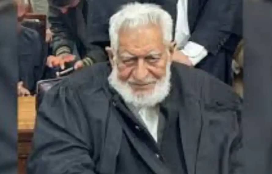 قاضی انور کا معظم بٹ کے خلاف 50 کروڑ روپے ہرجانے کا مقدمہ