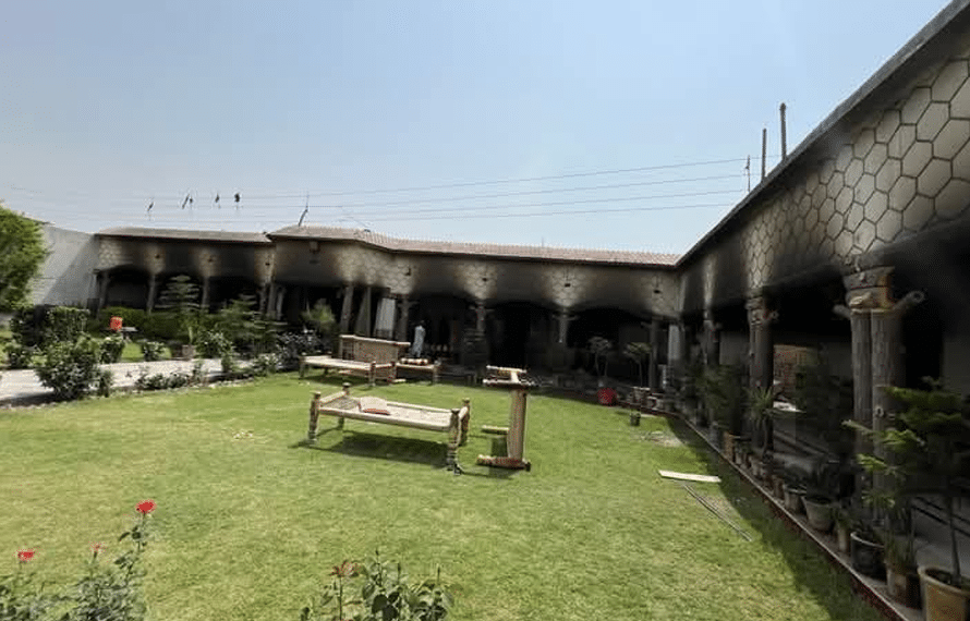 شمالی وزیرستان میں شرپسند عناصر نے ایم پی اے اقبال وزیر کے حجرے کو آگ لگا دی