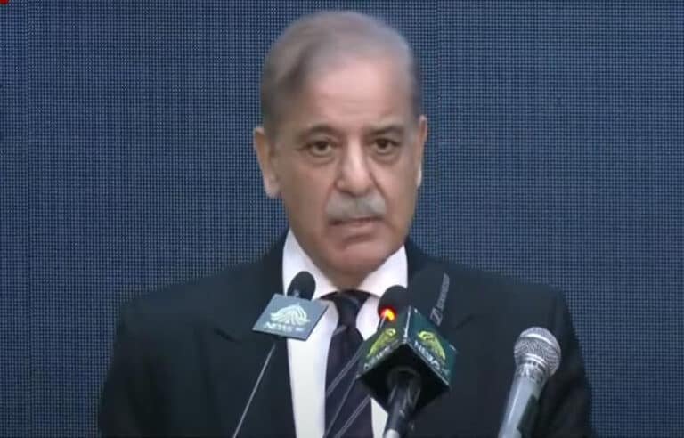 وزیراعظم کا گھریلو صارفین کیلئے 7 روپے 41 پیسے اور صنعتوں کیلئے 7 روپے 59 پیسے فی یونٹ بجلی کمی کا اعلان