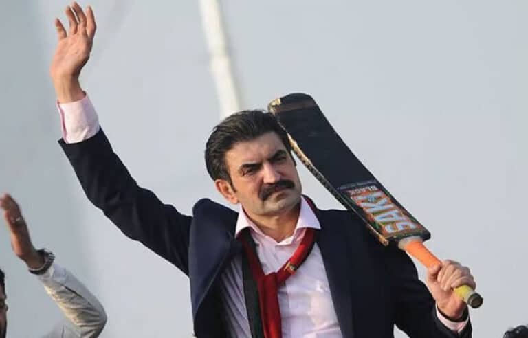 پی ٹی آئی میں کلچربن چکا ہے کسی کو گندا کرنا ہو تو اس پر اسٹیبلشمنٹ کا آدمی ہونے کا الزام لگا دو، شیر افضل مروت