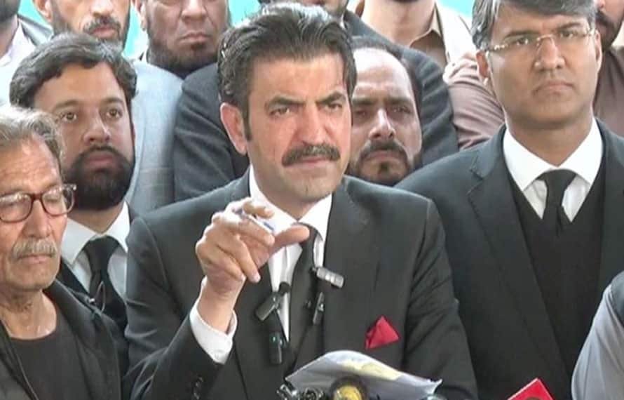 مجھے پارٹی سے لات مار کر نکالا گیا، موجودہ قیادت نےپی ٹی آئی اور بانی چیئرمین کیساتھ زیادتی کی،شیر افضل مروت