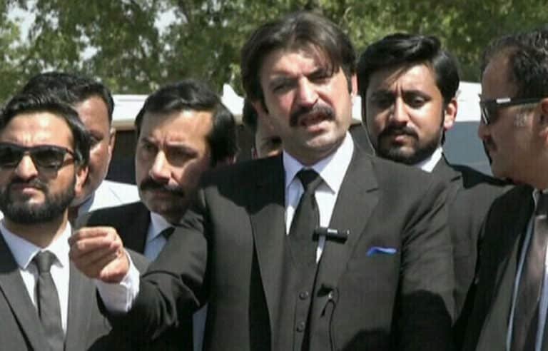 کوئی ایسا ہے جو پارٹی کیلئے باہر نکلے ؟ شیر افضل مرو ت