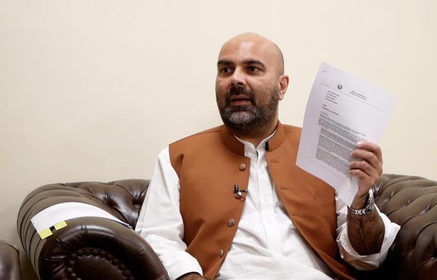 پی ٹی آئی احتساب کمیٹی کے تیمور سلیم جھگڑا پر کرپشن کے الزامات ،نیا پنڈورابکس کھل گیا