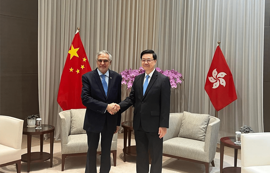 نائب وزیراعظم اسحاق ڈار کی چیف ایگزیکٹو ہانگ کانگ جان لی سے ملاقات