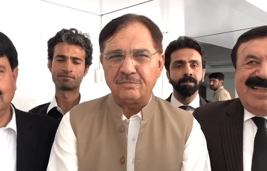 پی ٹی آئی نے عوام کو ٹرک کی بتی کے پیچھے لگا دیا ہے، ہمایون خان