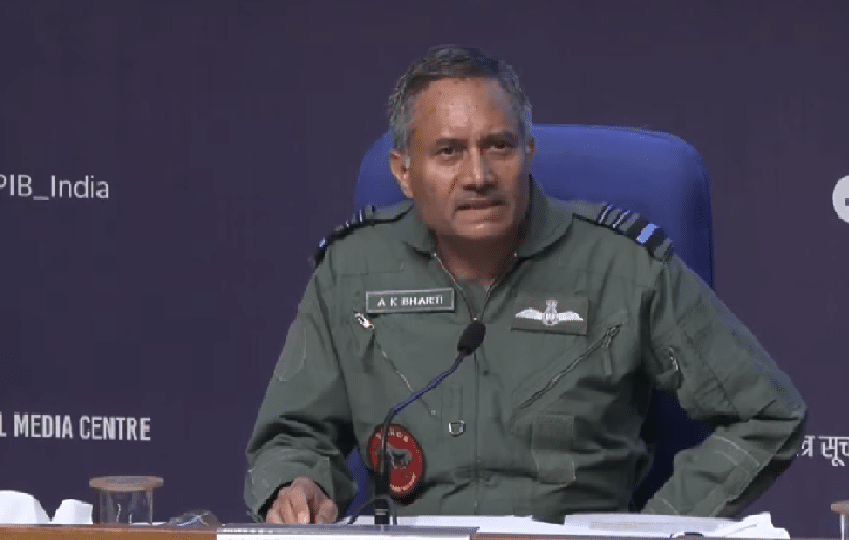 بھارت نے جنگی طیاروں کا نقصان مان لیا