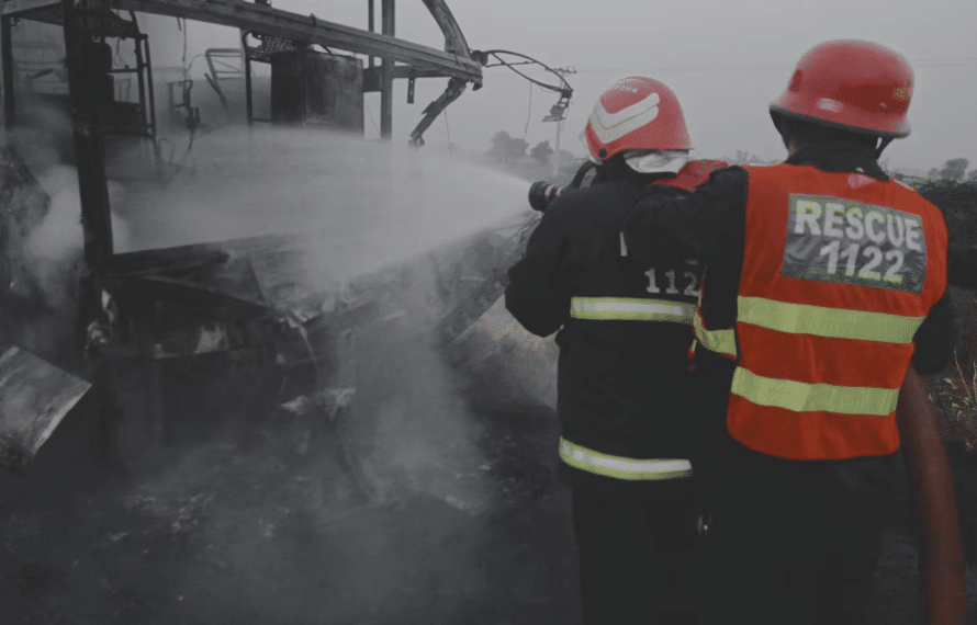 آگ سے لڑنے والے بہادر فائر فائٹرز کو خراج تحسین پیش کرنے کا دن