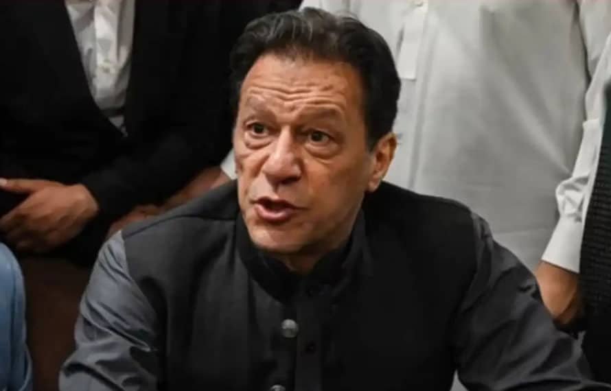 ساری زندگی جیل میں کاٹ دوں گا مگر سر نہیں جھکاؤں گا، عمران خان