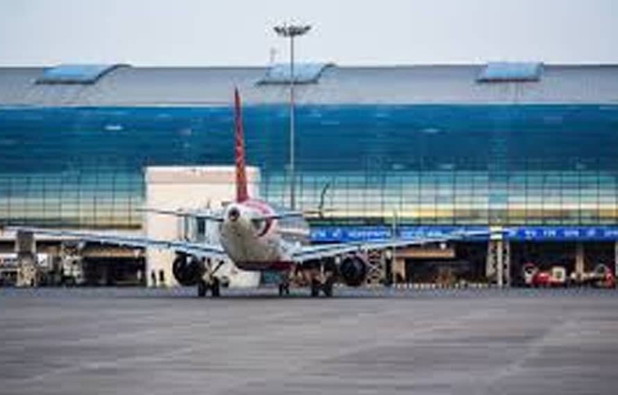 بھارت میں فضائی نظام مفلوج،24 ایئرپورٹس بند اور 444 پروازیں منسوخ