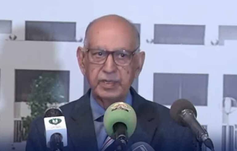 پی ٹی آئی کا اسٹیبلشمنٹ سے مذاکرات کا راستہ کھلتا ہے تو اعتراض نہیں ، عرفان صدیقی