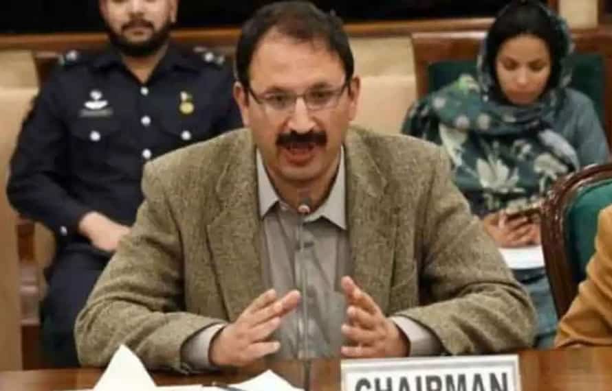 جنید اکبر نے چیئرمین پی اے سی کا عہدہ چھوڑ دیا،استعفیٰ بیرسٹر گوہر کو پیش