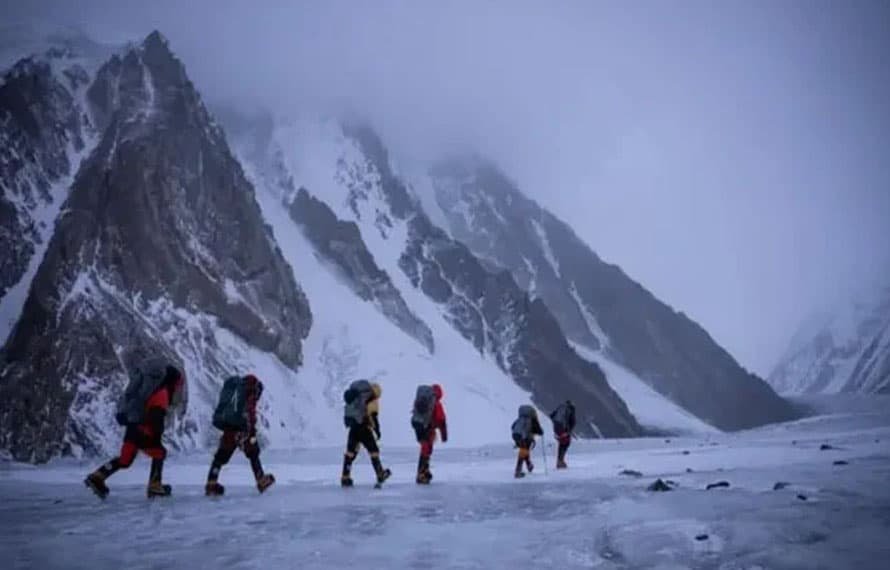 خیبرپختونخوا حکومت کا بڑا اقدام، کوہ پیمائی ٹیکس میں 2 سال کی چھوٹ