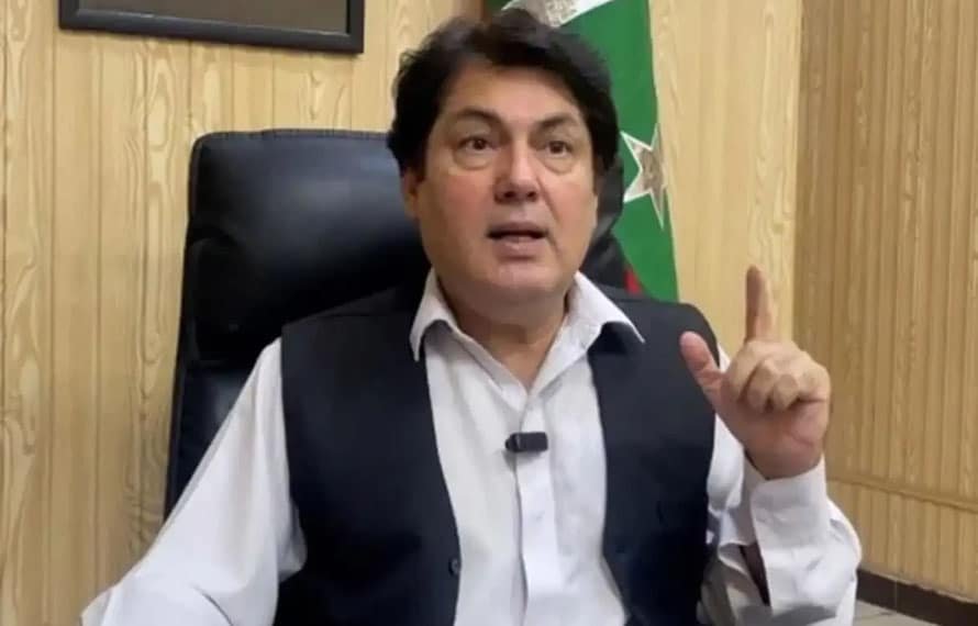 نوازشریف مودی پر خاموش، حکومت دوغلی پالیسی پر چل رہی ہے،بیرسٹر سیف