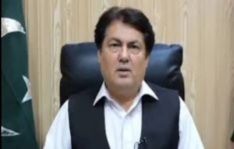 بیرسٹر سیف کا بانی چیئرمین کی رہائی کا مطالبہ، سیاسی مقدمات ختم کیے جائیں