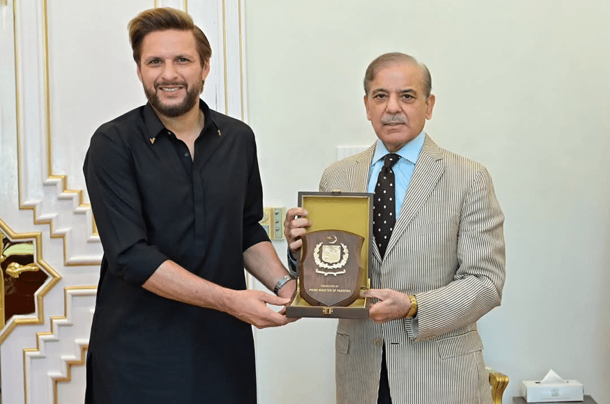 شاہد آفریدی کی وزیراعظم شہباز شریف سے ملاقات، آپریشن "بنیان المرصوص" کی کامیابی پر مبارکباد