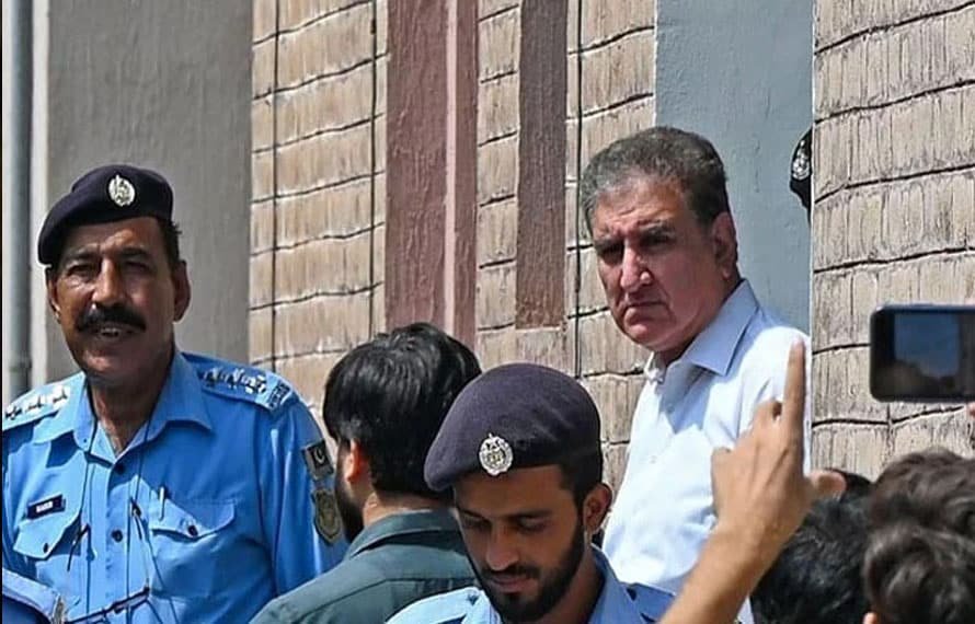 شاہ محمود قریشی کو دل کی تکلیف، پی آئی سی منتقل،اہلخانہ کو بھی اطلاع دیدی گئی